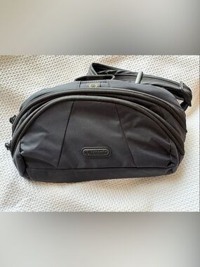 Pacsafe Black Anti-Theft Sling Belt Bag for Men/Women